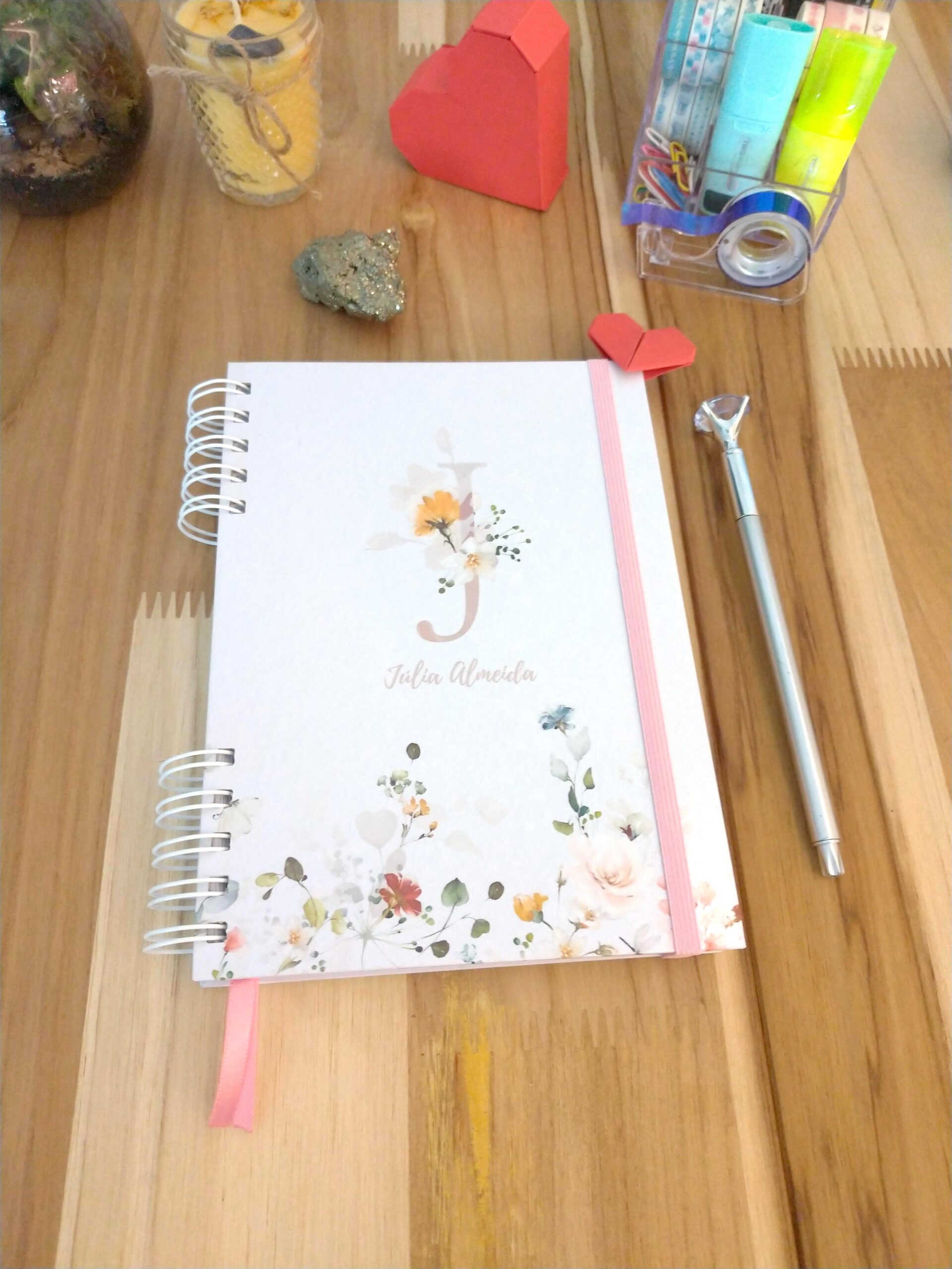 Caderno alfabeto floral personalizado - Imagem 2